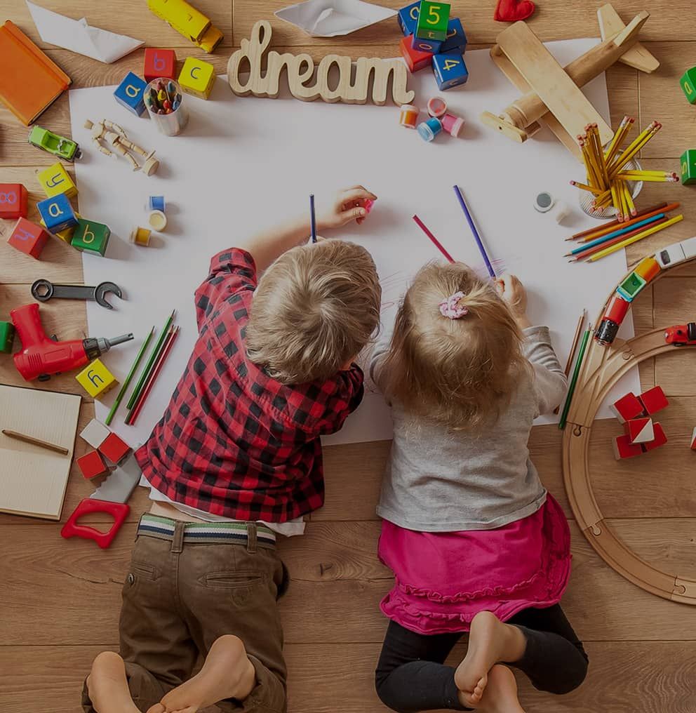 Spielende Kinder